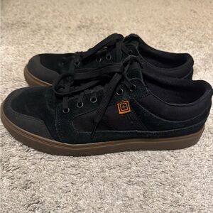 5.11 Men’s shoes size 11